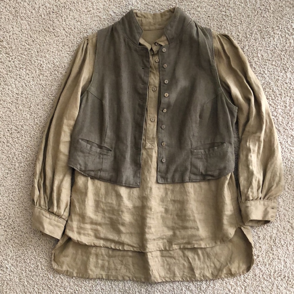 Victoria linen vest